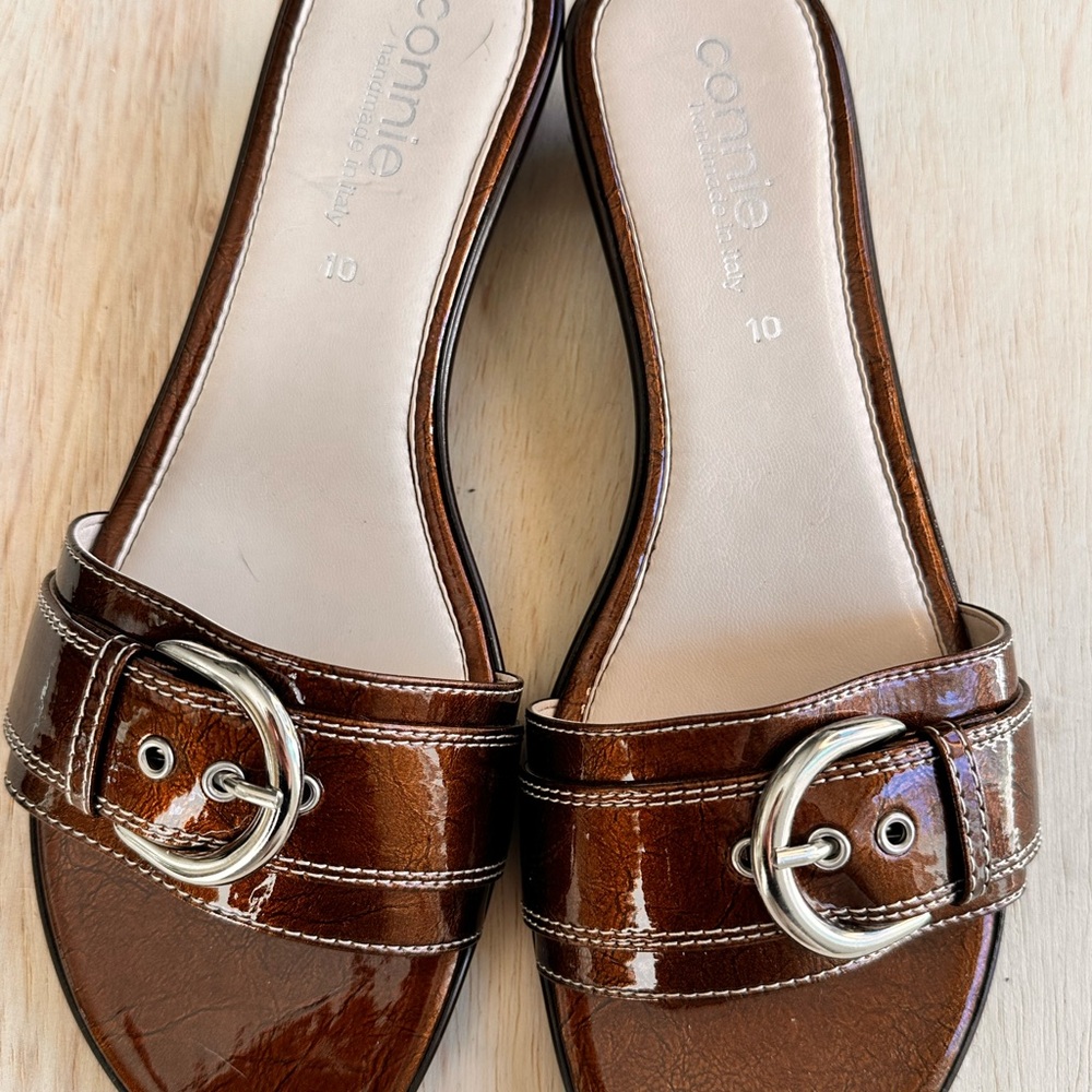 NWOT Connie Women's Shiny Brown Buckle Sandals